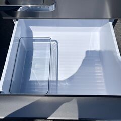 Q178s【手渡しのみ】2021年製　430L　冷蔵庫　4ドア　右開き　Delie AQR-V43K　中古　/30