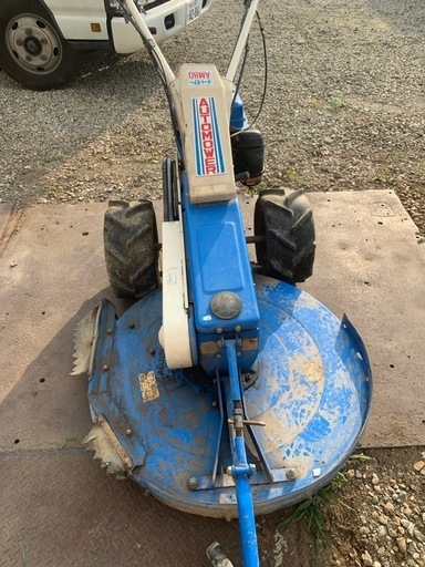 AM80草刈り機 芝刈り機　カワサキエンジン AM80草刈り機 芝刈り機 カワサキエンジン