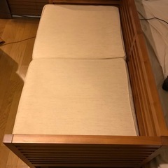 スキャンチーク　2人掛けソファ