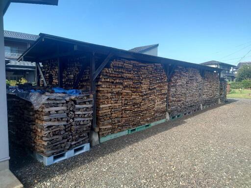 薪　広葉樹（ナラ多め）　１㎥　４か月乾燥　長さ40cm 【花巻市内限定で配達致します】