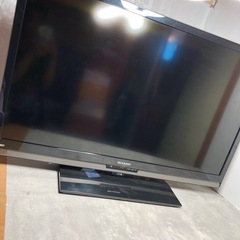 液晶テレビ　2011年製 40V型  SHARP リモコン付き