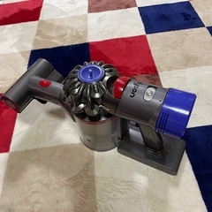 Dyson V8 Fluffy
