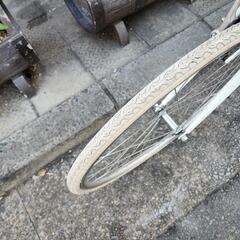 クロスバイク  7変速　フレーム　アルミ　白　配達可能