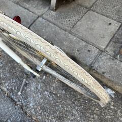 クロスバイク  7変速　フレーム　アルミ　白　配達可能