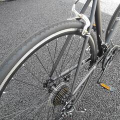 中古自転車３１８０ク　美品！！　クロスバイク　７００×２８C　３×７段ギヤ　ハンドルダイナモライト　ワイヤー錠　フレームサイズ４７０㎜　身長１５８㎝から　