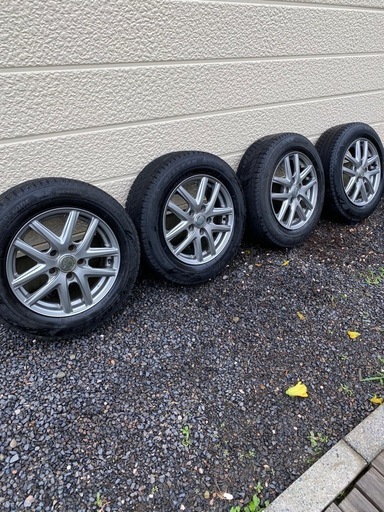 セレナc26使用スタッドレスタイヤホイールセット 引取限定 195/65R15