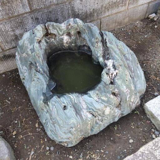 ガーデニング　庭  庭石　蹲 手水鉢　溜まり石 　鑑賞石 　伊予石