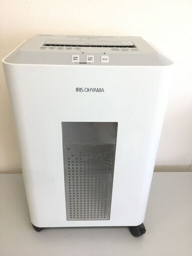 【美品】アイリスオーヤマ シュレッダー 業務用 静音 高速 細断枚数16枚 クロスカット ホチキス対応 連続使用10分 CD/DVD/カード対応 ダストボックス23L A4/400枚収容 OF16J