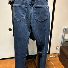 リーバイス2点とユニクロ2点