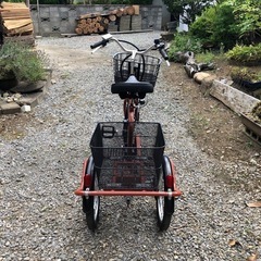 カゴ付き三輪車