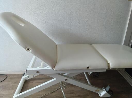値下げしました！電動エステベッド