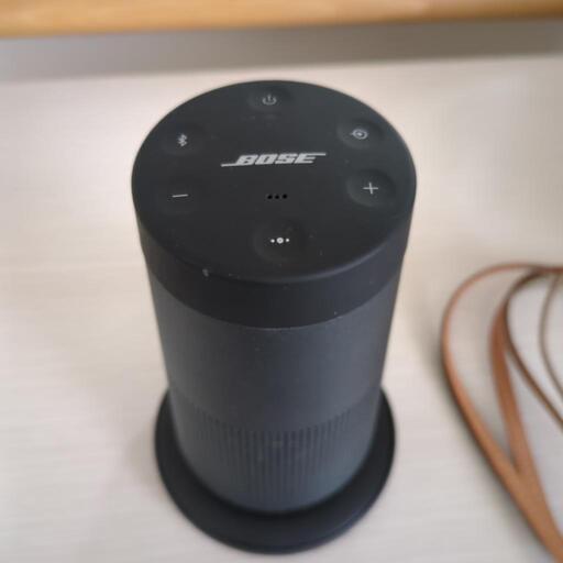 Bose SoundLink Revolve Bluetooth speaker と、charging cradle充電スタンドセット