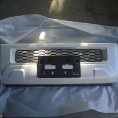 スズキ ジムニーシエラJB74フロントバンパーホワイト