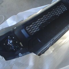 スズキ ジムニーシエラJB74フロントバンパーホワイト