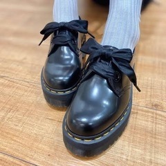 格安！！美品 Dr.Martens ドクターマーチン 厚底 ２ホール シューズ リボン