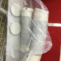 【✨工事不要❗️簡易エアコンとして❗️キャスター付き❗️吸い込み口に抗菌フィルターを設置し清潔❗️使用最大距離最大7m❗️✨】参考価格¥51,304円  TOYOTOMI/トヨトミ 2kwスポット冷暖エアコン　TDA-22HW 2017年製