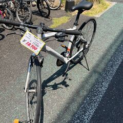 リサイクルショップどりーむ天保山店　No1301　自転車　クロスバイク　3×8段ギア付き　美品　ベル付き　PAECISION　