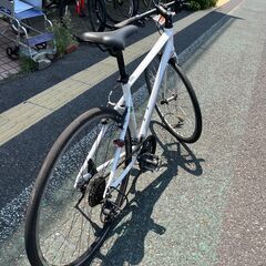 リサイクルショップどりーむ天保山店　No1301　自転車　クロスバイク　3×8段ギア付き　美品　ベル付き　PAECISION　