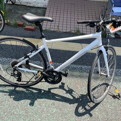 リサイクルショップどりーむ天保山店　No1301　自転車　クロスバイク　3×8段ギア付き　美品　ベル付き　PAECISION　