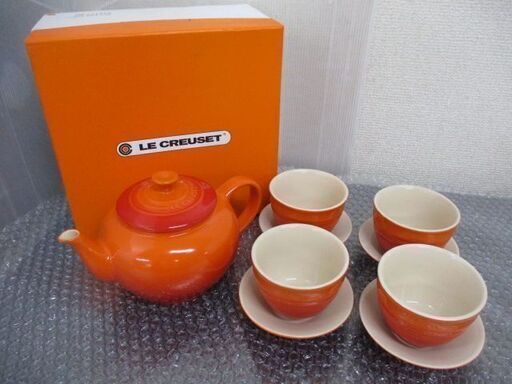 ∀97 ティーポット×1 カップ\u0026ソーサー×4 LE CREUSET ルクルーゼ ティーセット 910127-00 未使用・保管品 検：キッチン 食器 食器 洋食器
