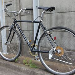 ブリジストン　700ｃ　　クロスバイクです。　外装８段ギアです。