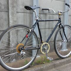 ブリジストン　700ｃ　　クロスバイクです。　外装８段ギアです。