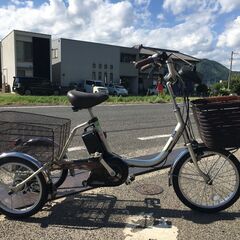 2307-305 電動介護用三輪車 らくらくアシスト 買い物沢山できるよ