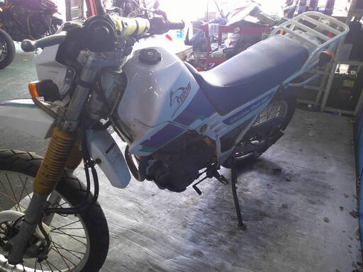 YAMAHA セロー225W 白 エンジン始動 自賠責保険で乗れます 半額配送