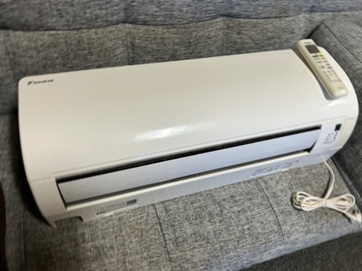 DAIKIN冷暖房エアコン2.5k  取引中です標準設置まで致します