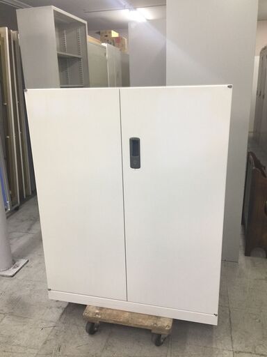 中古　生興　両開き書庫　開き戸　スチール書庫　書庫　観音開き　収納キャビネット　書類整理収納庫　ロータイプ　3段　鍵付　ホワイト　W880×D400×H1090　愛知　一宮市　 江南市　稲沢市　岐阜　岐南町　羽島　三重　名古屋 グッドプライス一