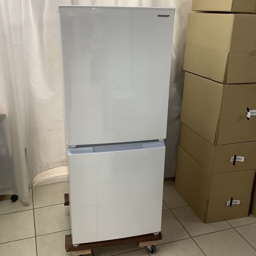 SHARP  シャープ　冷蔵庫　SJ-15E9-W  2022年製 152L