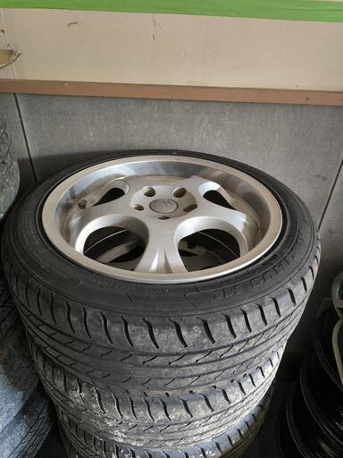 215／４５zr１７ ４本　ホイール付き