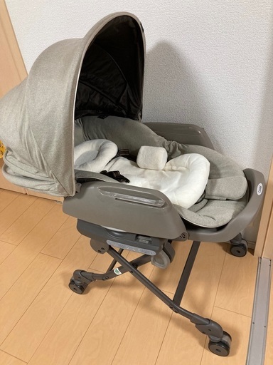 【美品】コンビ ハイローチェア ネムリラ  電動 (数回のみ使用)
