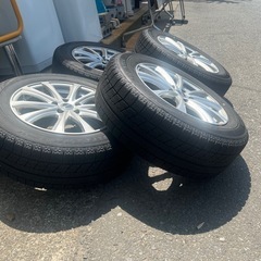 ブリジストン　ブリザックVRX　225/60R17　5穴　4本