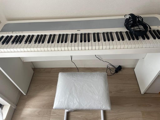 電子ピアノ　KORG コルグ　白