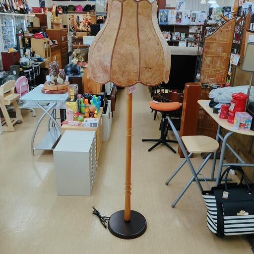 葉っぱルームライト☆大型照明・オシャレ照明・茶色、照明器具【浜村鹿野温泉ICから3分 買取本舗 宮本リサイクル 営業時間9～19時 定休日水曜のみ←連絡できませんm(_ _)m】