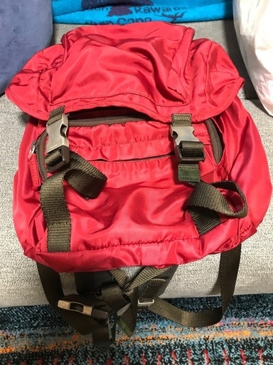 破格！PRADAミニリュック　赤　美品