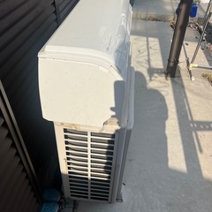 富士通大型エアコン！本日取りに来ていただける方半額にいたします。