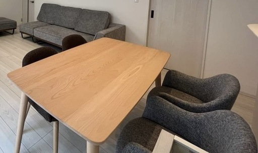 超美品　カリモク　ダイニングテーブル