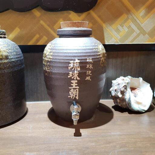 泡盛古酒2本、自分で浸けた海ヘビ酒