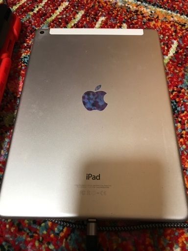 最終値下げ早い者勝ち！iPad Air2 16GB セルラーモデルSIMフリー　背面カバー付き