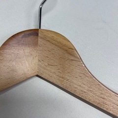 《美品‼︎》ブナ材木製ハンガーおまとめ
100本（滑り止めゴム付き）