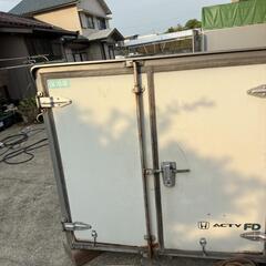 カギ付き物置　コンテナ