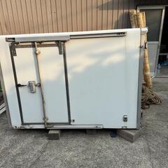 カギ付き物置　コンテナ