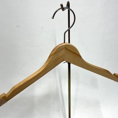 《美品‼︎》ブナ材木製ハンガーおまとめ100本（滑り止めゴム付き）