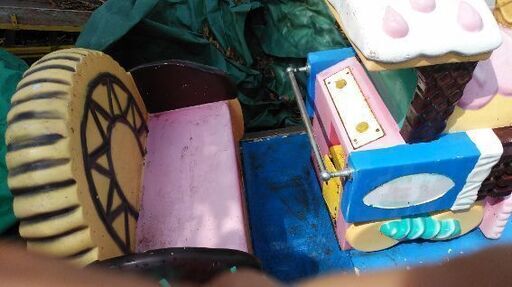 遊園地、ゲーセンの遊具（早い者勝ち）