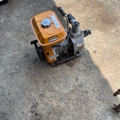 クボタ　エンジンポンプ