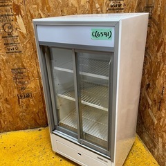 取引場所に受け取りに来て頂けると助かります。直接手渡し致します