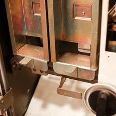 【武蔵小山店】 レトロ 自動販売機 自販機 レトロ 鍵付き 販売機 店舗什器 シャンプー 洗剤 銭湯 コインランドリー 🚚 品川区 リサイクルショップ ランバールーム 武蔵小山店 ◀︎ 武蔵小山パルム 戸越銀座 隣接