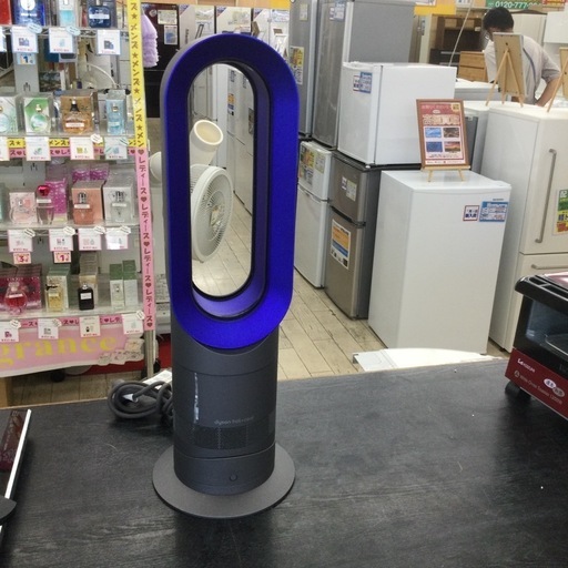 【人気のdyson❗️通年活躍❗️部屋を素早く均一に暖めます❗️転倒時自動停止機能付き❗️フォーカス・ワイドモード搭載❗️】参考価格¥43,780円 dyson／ダイソン hot＆cool AM09 2015年製